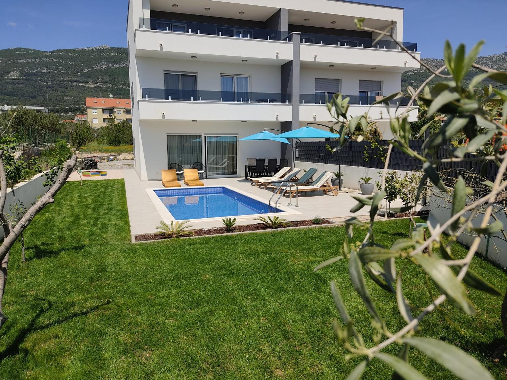 New Villa David, Wi-Fi, Iptv, 5 Bedrooms, 4 Bathrooms Kastela Bagian luar foto